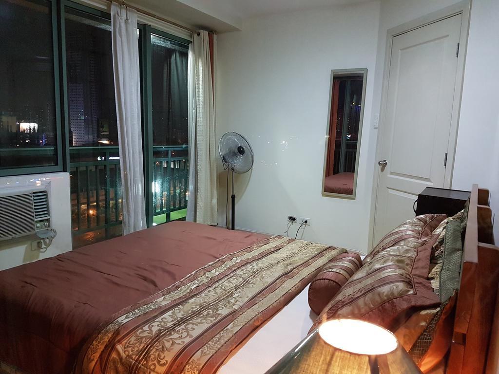 Ortigas 2 Bedroom Corner Unit With 2 Queen Across Shangrila Manila Exterior foto
